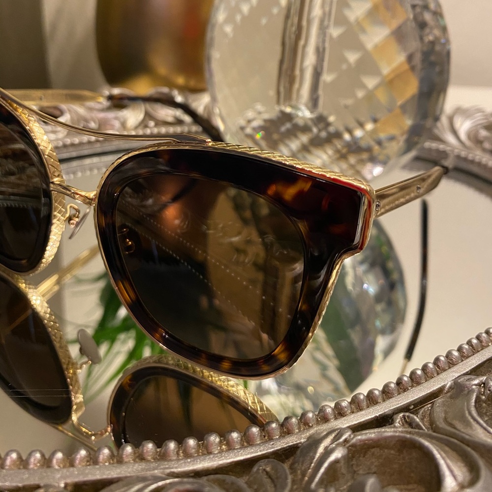 Bottega Veneta Sunglasses 😎 - Picture 3 of 10